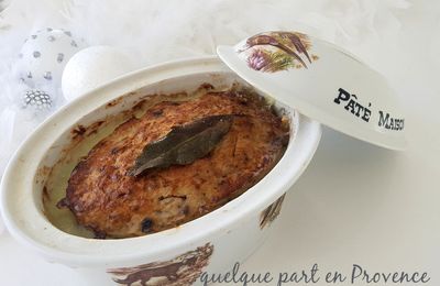 TERRINE DE POULET AUX MORILLES ET PISTACHES