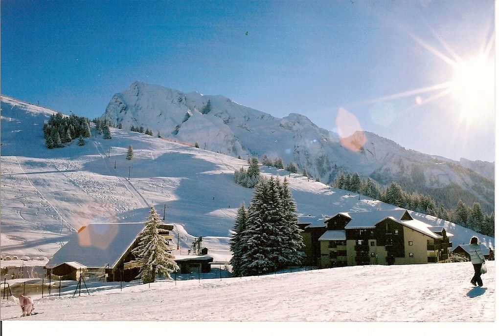 La Magie du blanc en montagne
Le Massif des Aravis : le Col du Merdassier, Manigod, la Clusaz, Beauregard mais aussi les Alpes Suisse CRAN MONTANA