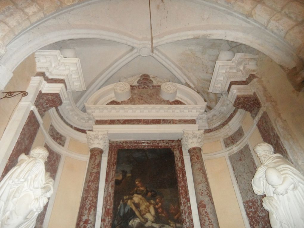 Caunes Minervois, son marbre, son abbaye - 11