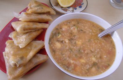 Chorba frik ou soupe algérienne au blé vert concassé