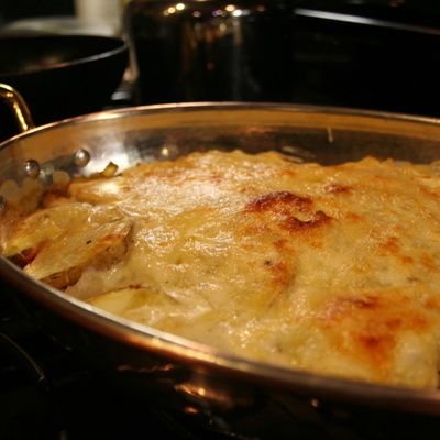 Comment réaliser un gratin de pommes de terre dauphinois facilement ? (ingrédients, préparation)