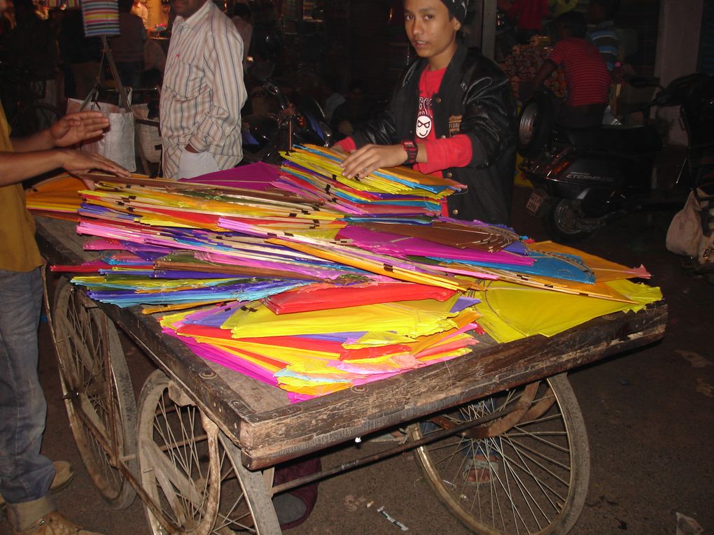 Marché de cerf-volant à Ahmedabad
pour la fête de Makar Sankranti