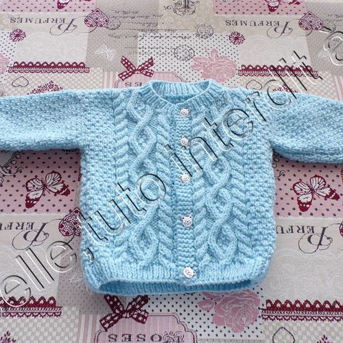 Tuto Gratuit Layette 6 Mois Et Gros Poupon Gilet A Torsades Chez Laramicelle