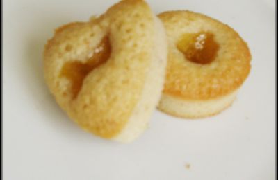 Mini financiers au lemon curd.