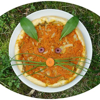Tarte tatin végétalienne à la carotte, fenouil & ail des ours 