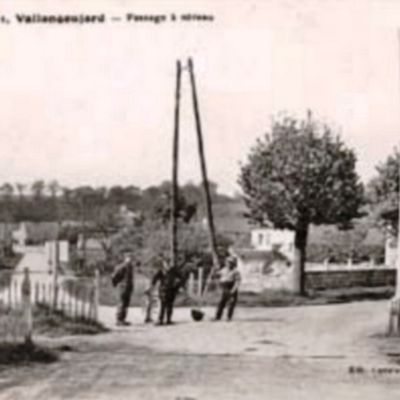 Ancien passage à niveau de Vallangoujard (95)