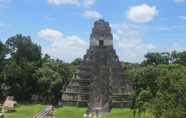 L'île de Florès et la cité de Tikal