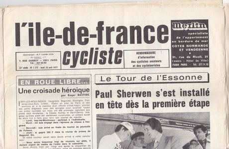 L'ILE-DE-FRANCE-CYCLISTE 1977 -1275.  Serge BEUCHERIE . Cycles MERCIER. dans le rétroviseur.