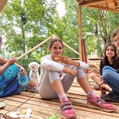 200 Kinder erlebten auf dem Abenteuerspielplatz der Gemeindejugendplfege am alten Mainsteg trotz des schlechten Wetters eine tolle erste Woche - Veitshöchheim News