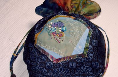 sac pochon broderie ruban et perles