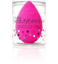 La nouvelle éponge maquillage en forme d'oeuf ou "Beautyblender"