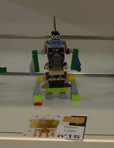 Atelier de création de robot en briques Lego aux Galeries Lafayette de Perpignan!!!