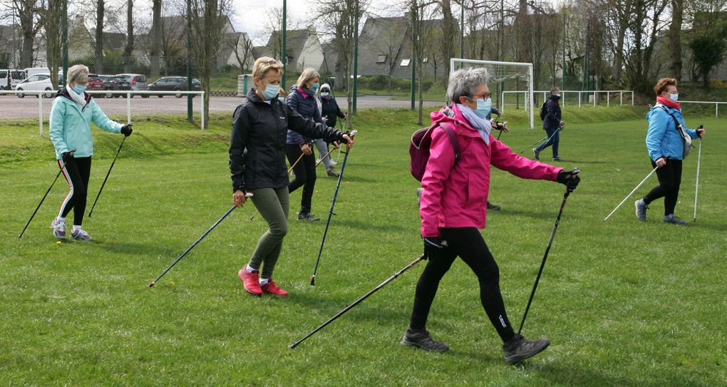 La marche nordique : une pratique bonne pour la santé !