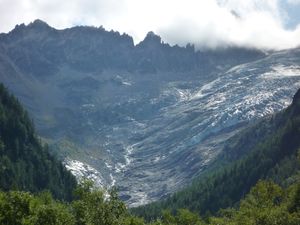 La dernière montée commence sous le glacier du Trient, il y a pire comme endroit !