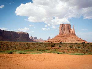 On the road to Monument Valley