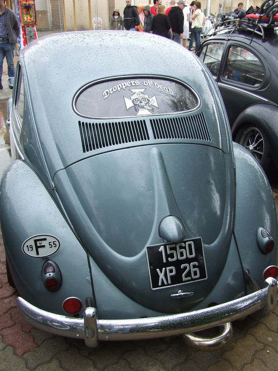 Voixi l'album de la 7ème édition du Classic VW Catalan. Elle se déroulait comme d'habitude à Argelès sur mer (66) et malgré la pluie ce fût une très bonne édition :) L'année prochaine j'y retourne :)