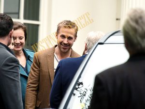 Ryan Gosling salut ses Fans.