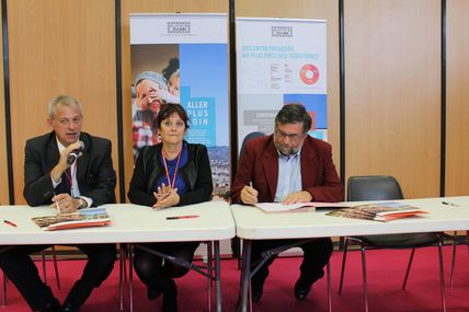 Au 77e Congrès de l'USH, à Nantes, le 28 septembre dernier, signature d'une Déclaration D'intention, entre le groupe Arcade et les associations représentatives d'habitants :
