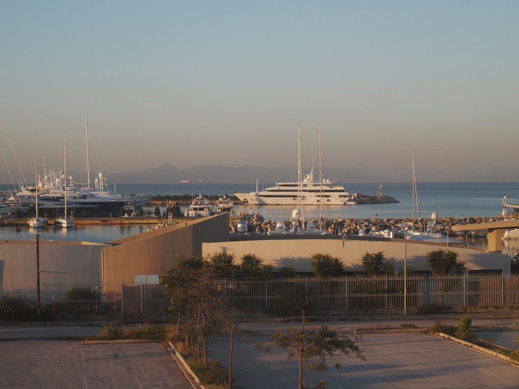 Le Ferry, embarquement ....débarquement ....arrivée à Athènes !