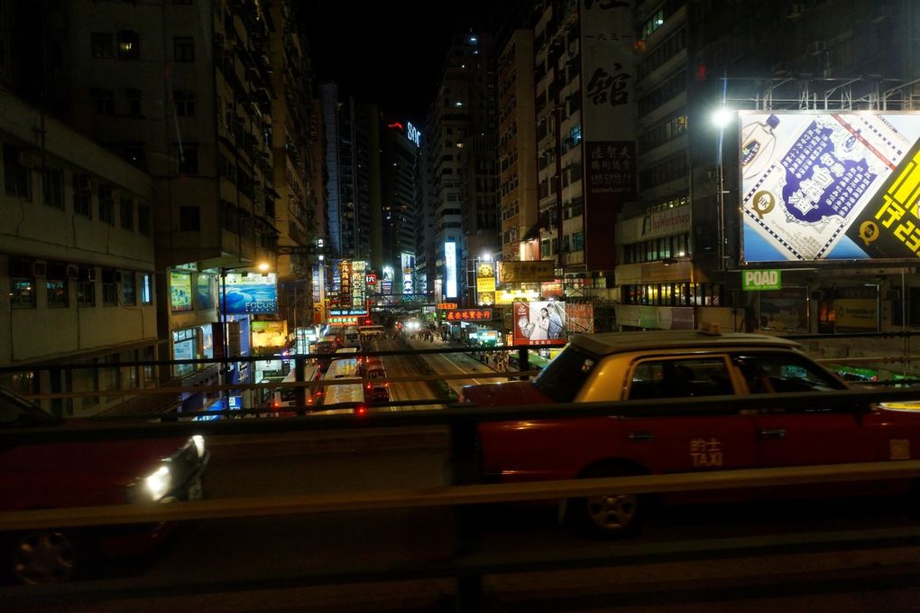 Visite de Hong-Kong la nuit.