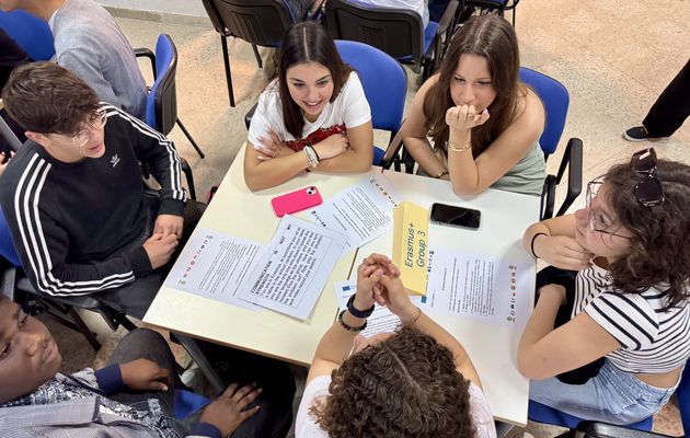 IT25 Ice breaking Games: "Same but different: out of stereotypes"​