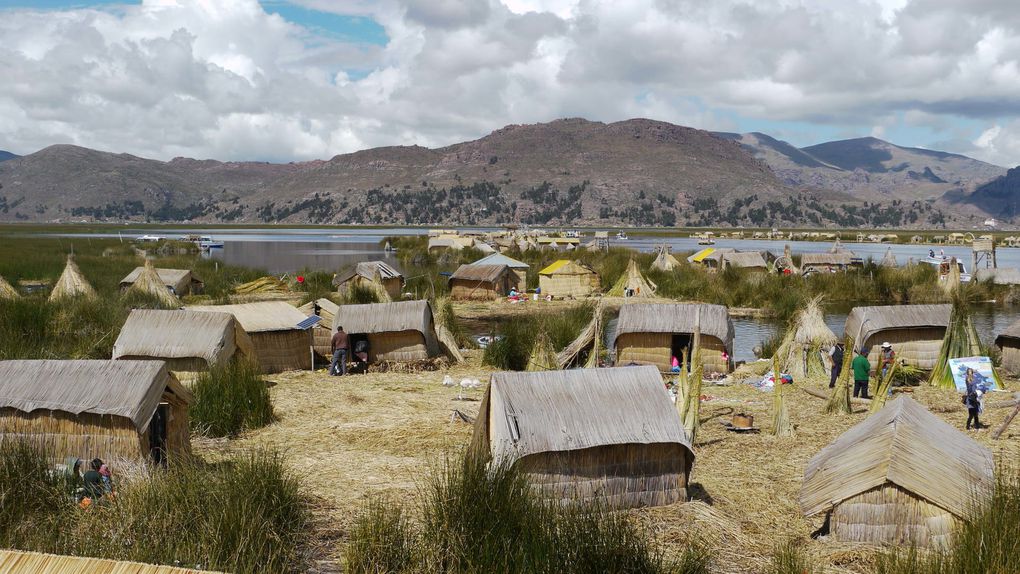 Voici diverses facettes du Lac TITICACA, côté bolivien et péruvien à 3800 M le plus haut de la planète.