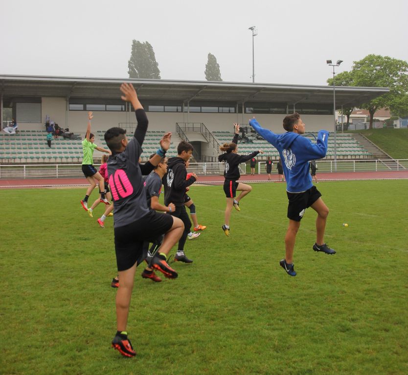 Avant chaque match, l'équipe s'échauffe en autonomie sous la direction de Capitaine Salomé.