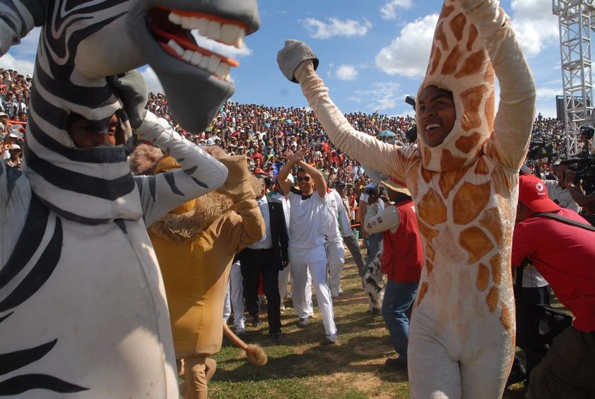 Inauguration du Kianja (Stade) Makis de Madagascar, à Andohatapenaka, par le Président Andry Rajoelina. 2ème partie. Photos: Harilala Randrianarison