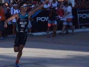 Ignacio Müller ante su localía y público, domingo 18 de enero. Copa Panamericana: 1° Triathlon Internacional 2.015 en calendario ITU.