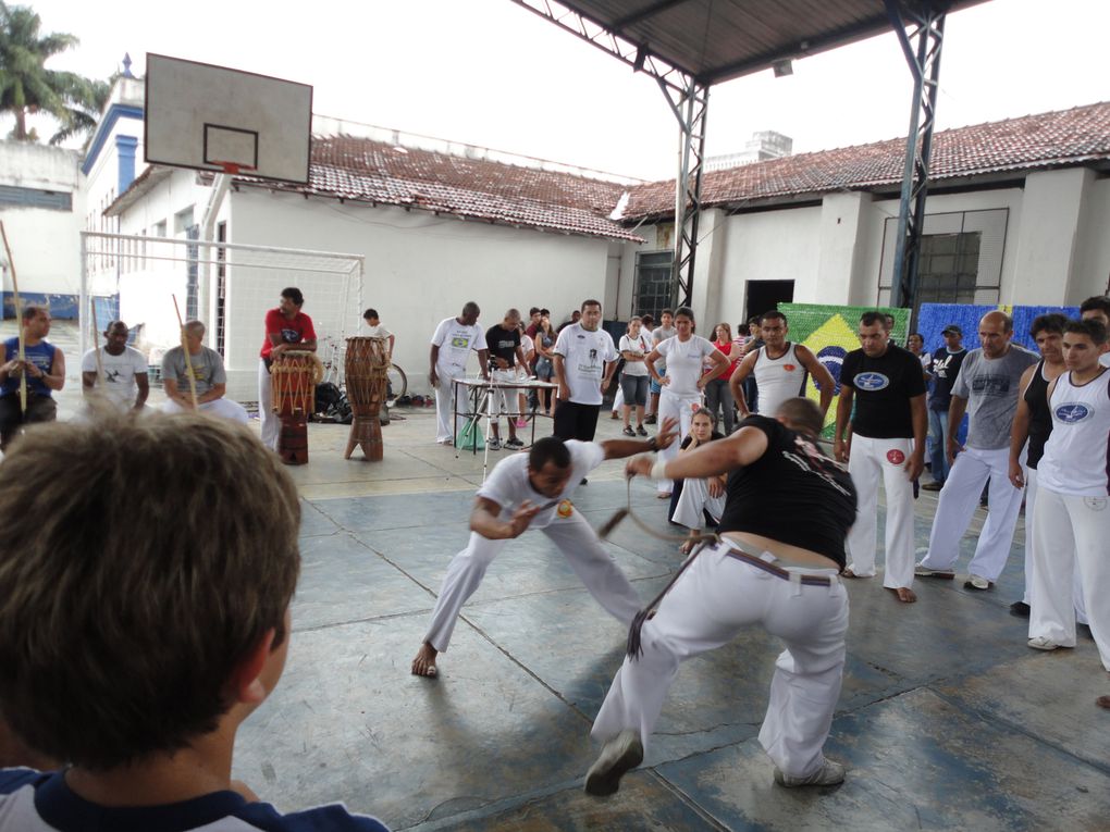 Baptême et passage de cordes du groupe de capoeira "Associação Liberdade". Un weekend de capoeira, de cours avec Mestres et Professores de l'extérieur, de Maculele, de Samba, de Feijoada... que du bonheur! ;)