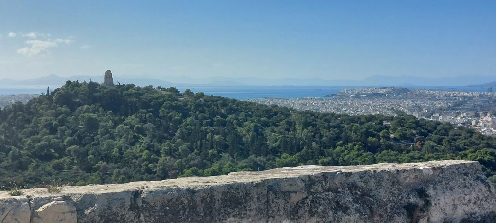 Paris, Athènes, Lamia, Metéores,Ionnina,  Arta, Patra, tour du Péloponèse par la côte, Corinthe, Athènes, Paris