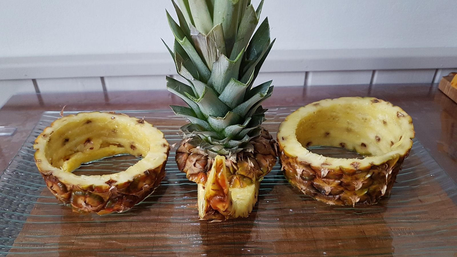 Nouvelle découpe d'ananas pour composition plateau de fruits - toc