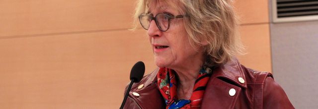 La sénatrice Aline Archimbaud s'adresse au Premier Ministre