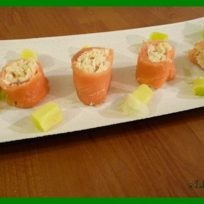 Mousse de cabillaud en cannelloni de saumon fumé.