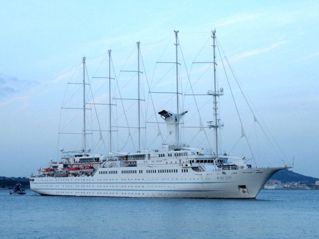 WIND  SURF , arrivant à Toulon le 24 octobre 2016