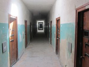 Le bunker, prison du camp de Dachau, photographie Loïc Damiani, juillet 2015. 