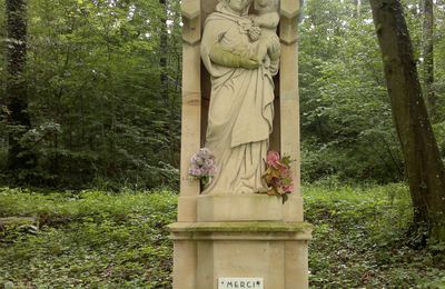 Monument érigé en forêt d’Erize la Grande, dit : la Vierge