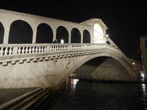 Le pont de jour, le pont de nuit, et la vue depuis le pont!