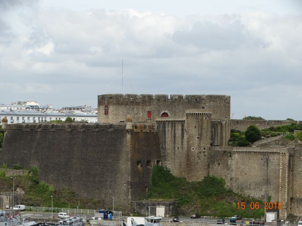 Le chateau de Brest et le jardin des Explorateurs