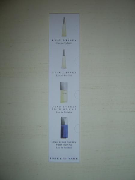 <span style="font-style: italic;">Voici ma collection de cartes de parfums et cosm&eacute;tiques : je suis int&eacute;ress&eacute;e par tous les formats (calendriers, liquatouchs, cartes postales,...).</span>