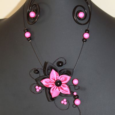 Collier cablé - Fleur tissu - Boucles d'oreilles