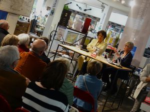 Roselyne Bachelot à la librairie Martelle
