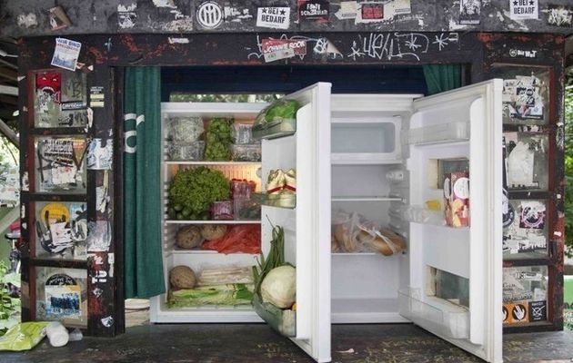 Des réfrigérateurs dans la rue pour lutter contre le gaspillage