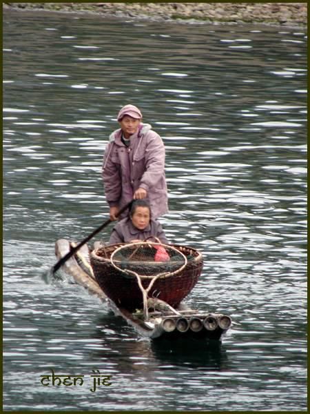 Voici une sélection de mes photos prises lors de mes séjours en Chine. 
Vous trouverez dans cette galerie uniquement des vues en dehors de la ville de Pékin. Précisément Guilin, les tombeaux Ming et la Muraille de Chine, Xi'an...