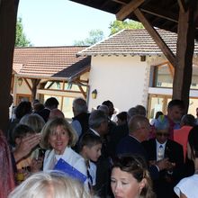 SAINT-BONNET DE MURE: SAMEDI 15 SEPTEMBRE 2018: 5ÈME VOLET/ A L’ISSUE DE LA CÉRÉMONIE DU 1ER ANNIVERSAIRE DE L’INAUGURATION DU MÉMORIAL NATIONAL DES VÉTÉRANS DES ESSAIS NUCLÉAIRES L’ASSISTANCE ÉTAIT CONVIÉE AU VIN D’HONNEUR. 