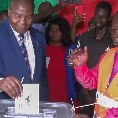 Centrafrique : Touadéra dépose sa candidature pour la présidentielle