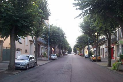 Quartier centre ville : l'Avenue Charles de Gaulle.