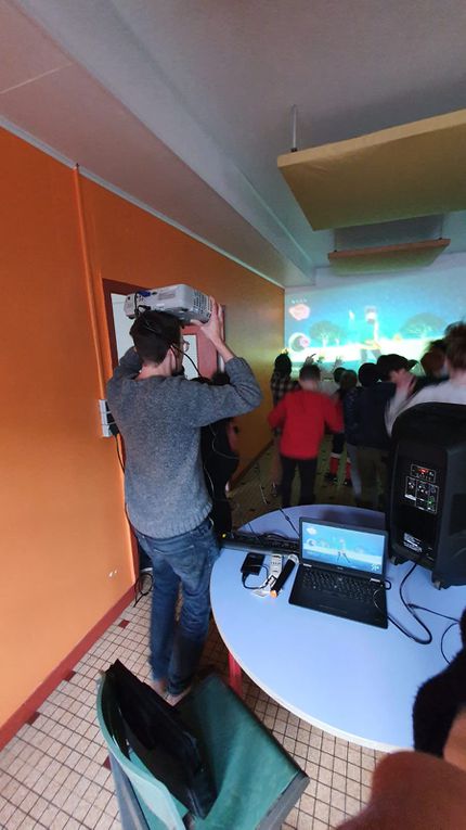 Pizzaioù hon eus debret da goan a-raok mont holl asambles da zañsal gant Just Dance !