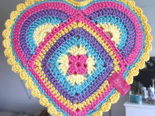 Crochet : Patrons & modèles gratuits 55 " Coeurs au crochet "