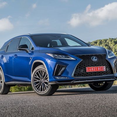 VOITURES DE LEGENDE (1048) : LEXUS  RX  450h - 2020